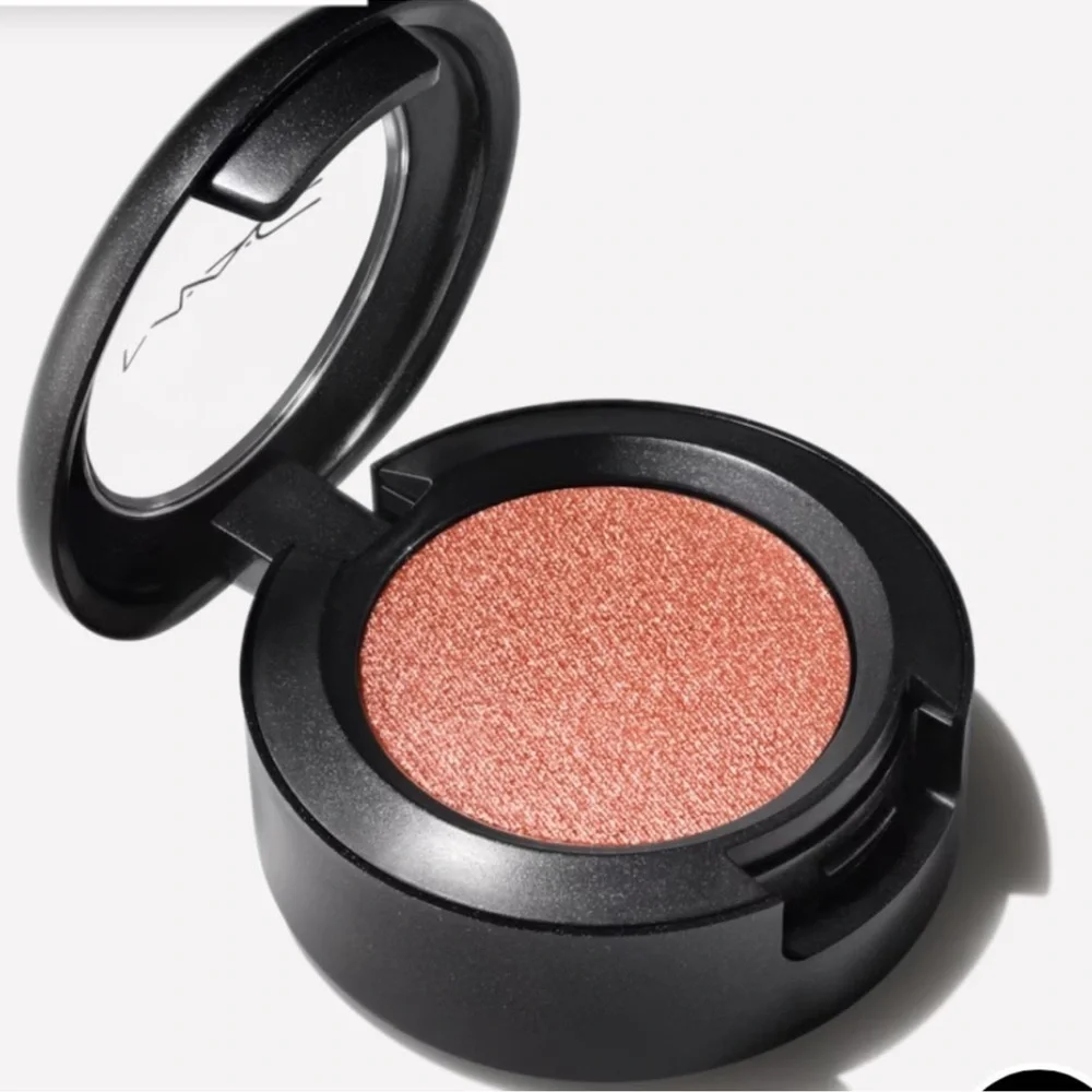 MAC Tutu Good Frost Eyeshadow - rose gold sparkle - Picture 1 of 5